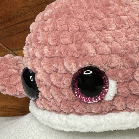 Handmade crocheted mauve colored plushy with sparkly eyes - Picture 8 of 8